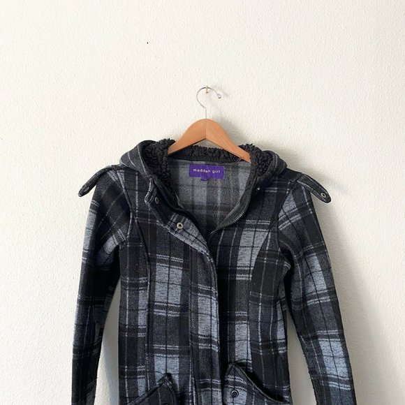 Madden Girl Black And Gray Plaid Fuzzy Fleece Trim - Picture 4 of 7